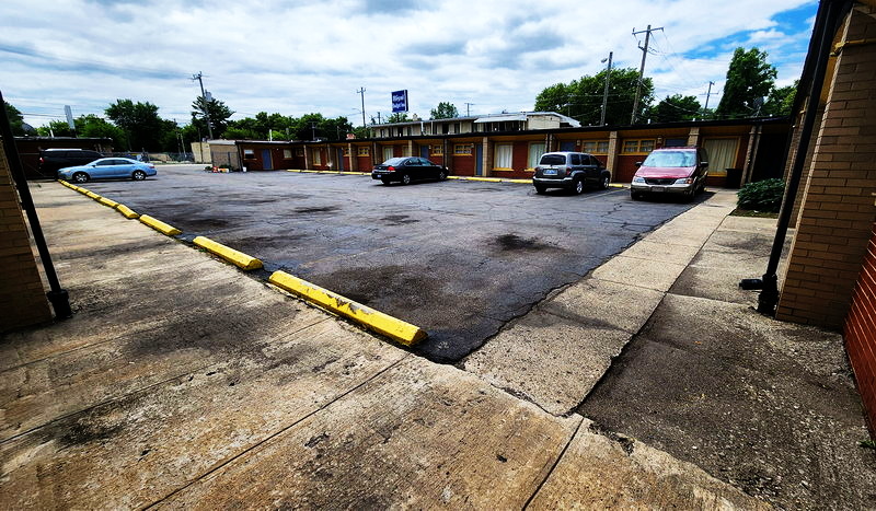 Park Drive Motel - Loopnet Photo (newer photo)